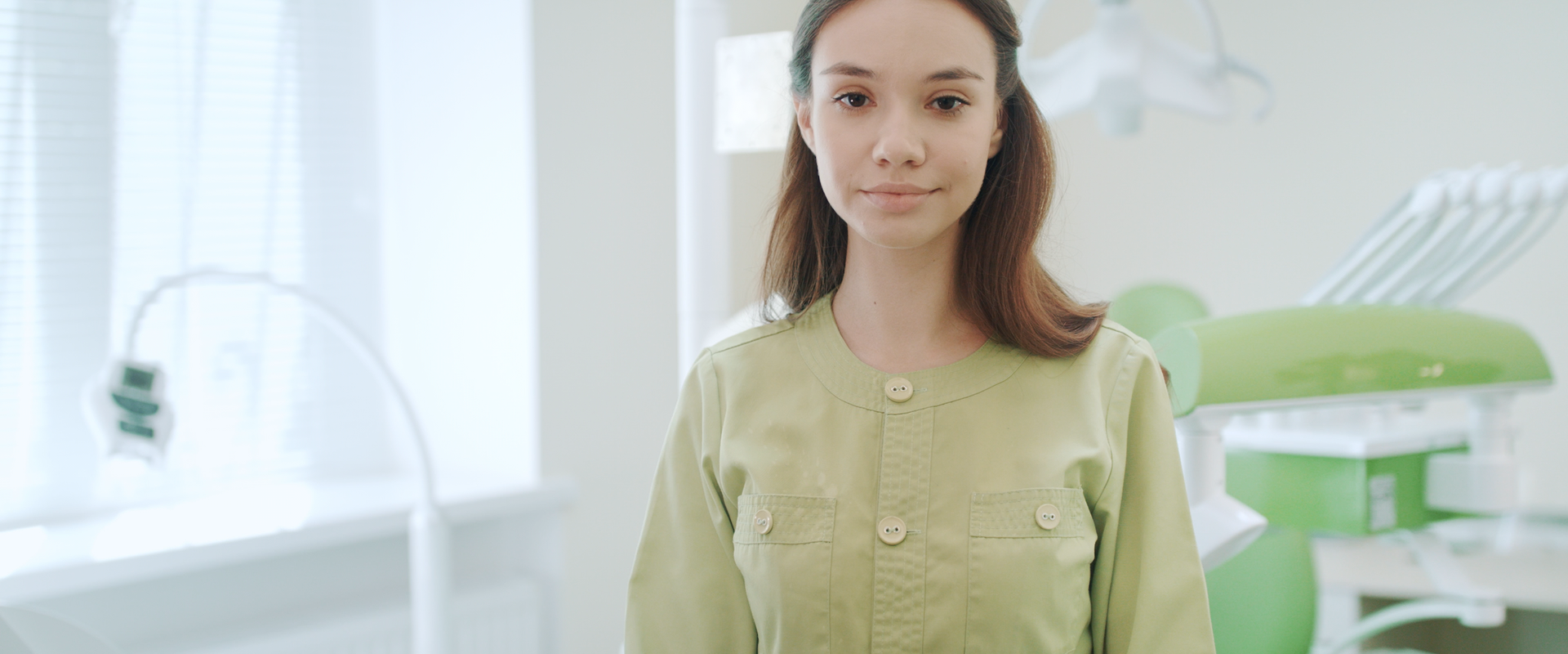 6037399_Dentist_Portrait_3840x2160